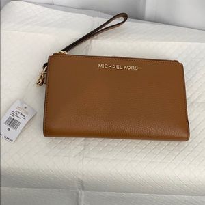 Authentic Michae Kors Double zip wristlet